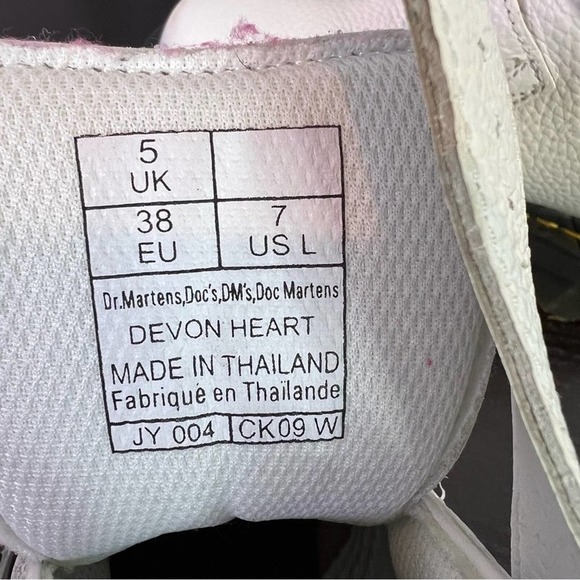 Dr. Martens Devon Heart Platform Boot SZ. 7 - Picture 5 of 10